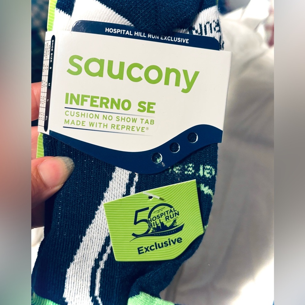Saucony INFERNO SE Athletic Socks Blue White Green Cushioned Arch Support L - Picture 2 of 4